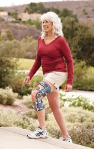 OA knee bracing has been shown to be clinically effective at reducing the pain of osteoarthritis.